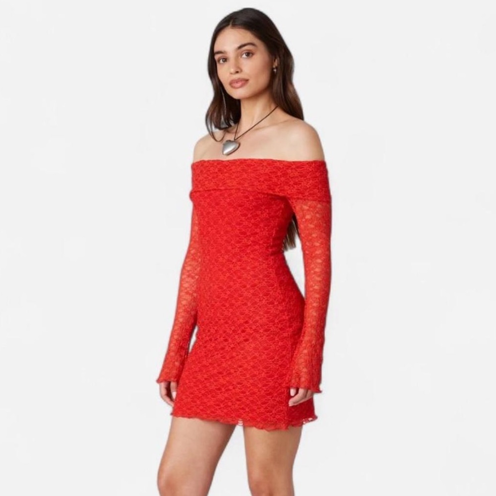 NWT COTTON CANDY LA.
Off The Shoulder Lace Mini Bodycon Dress.
Size Medium. - Picture 1 of 6